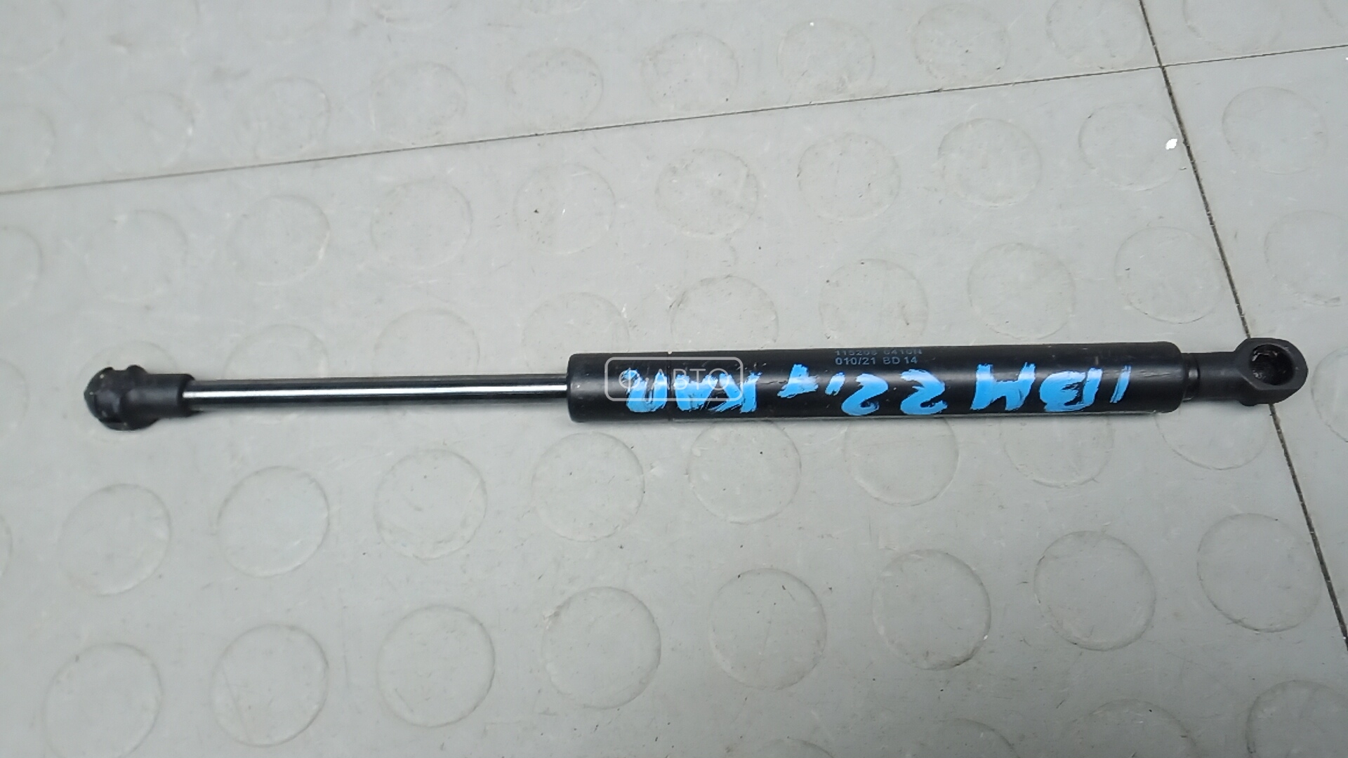 Амортизатор капота