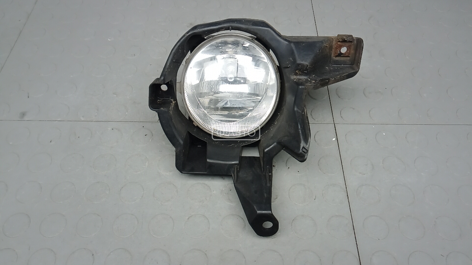 Фара галогенная левая передняя