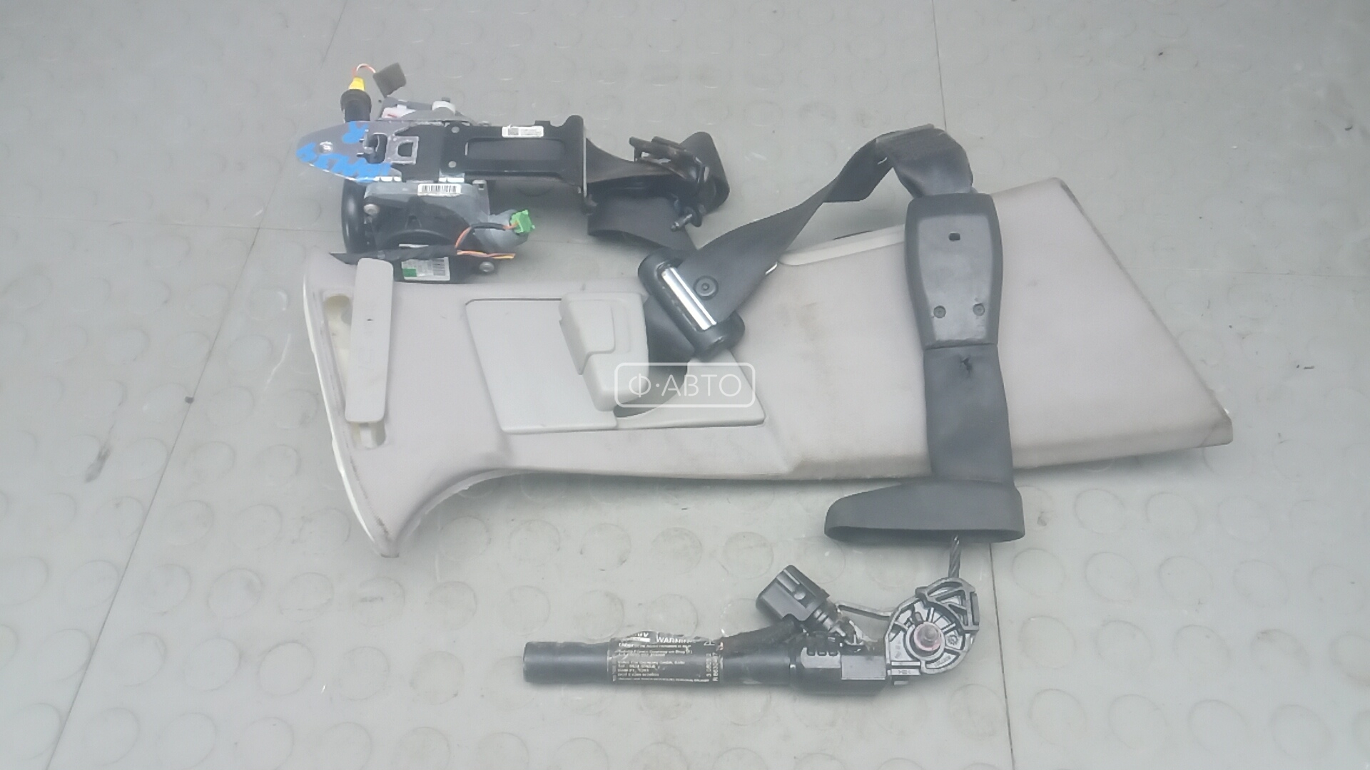 Ремень безопасности с пиропатроном сиденья переднего