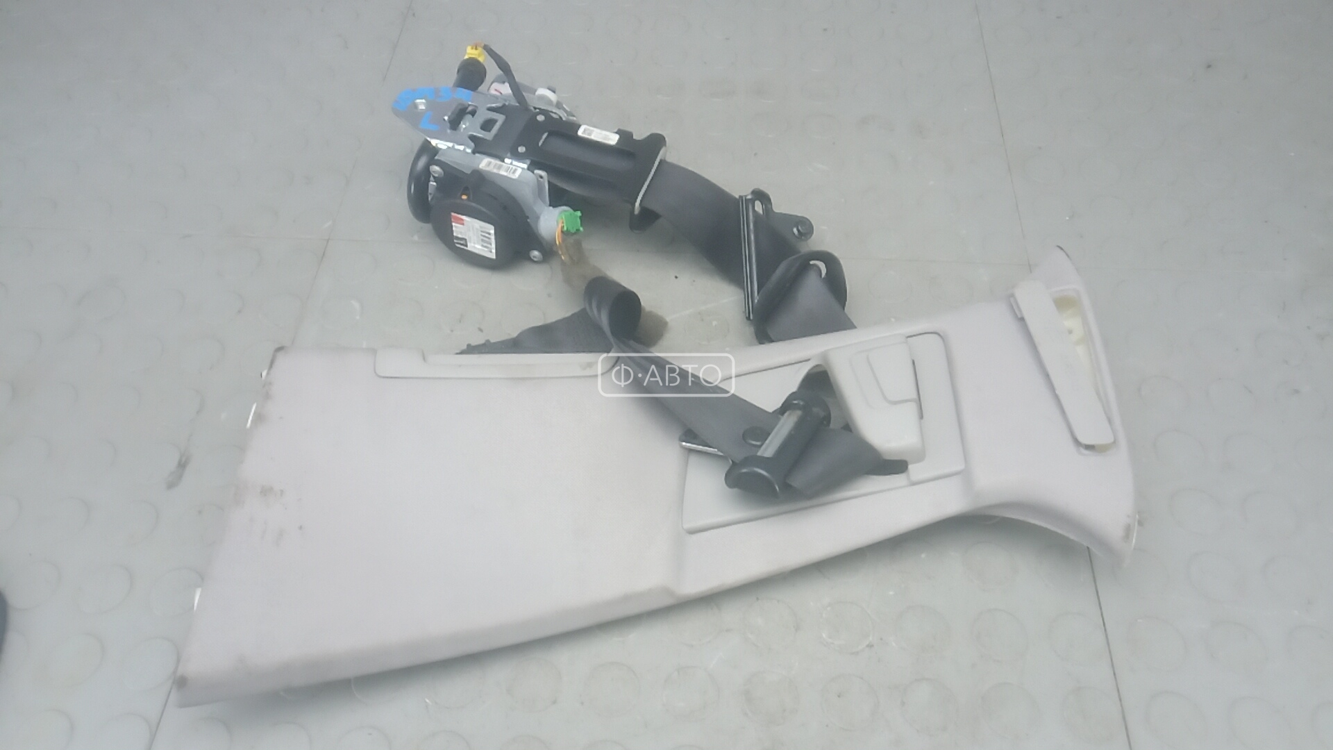 Ремень безопасности с пиропатроном сиденья переднего