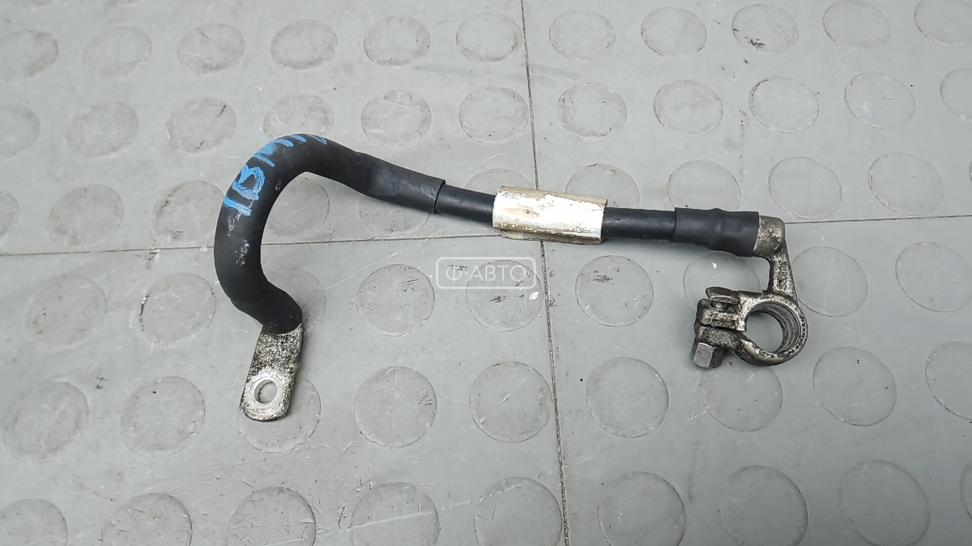 Клемма аккумулятора минус