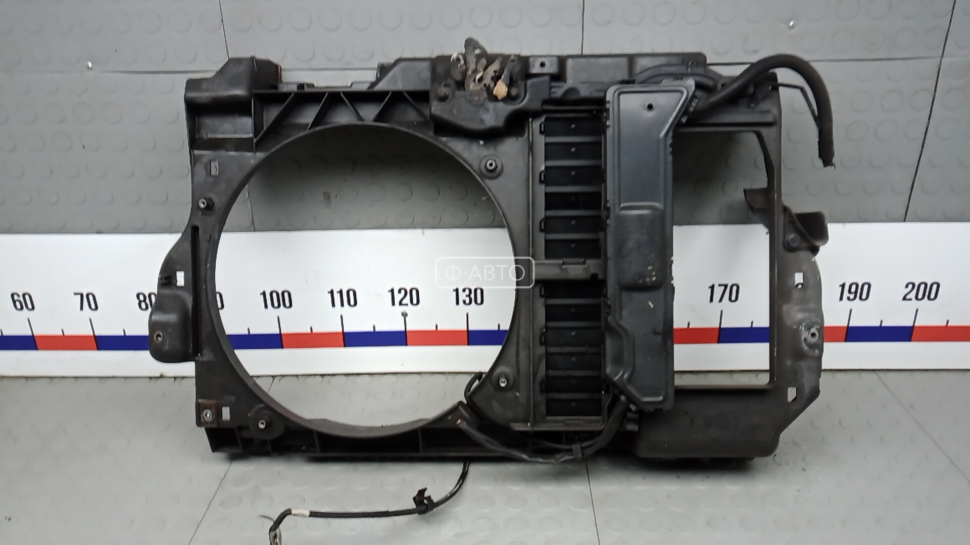 Передняя панель крепления облицовки (телевизор)