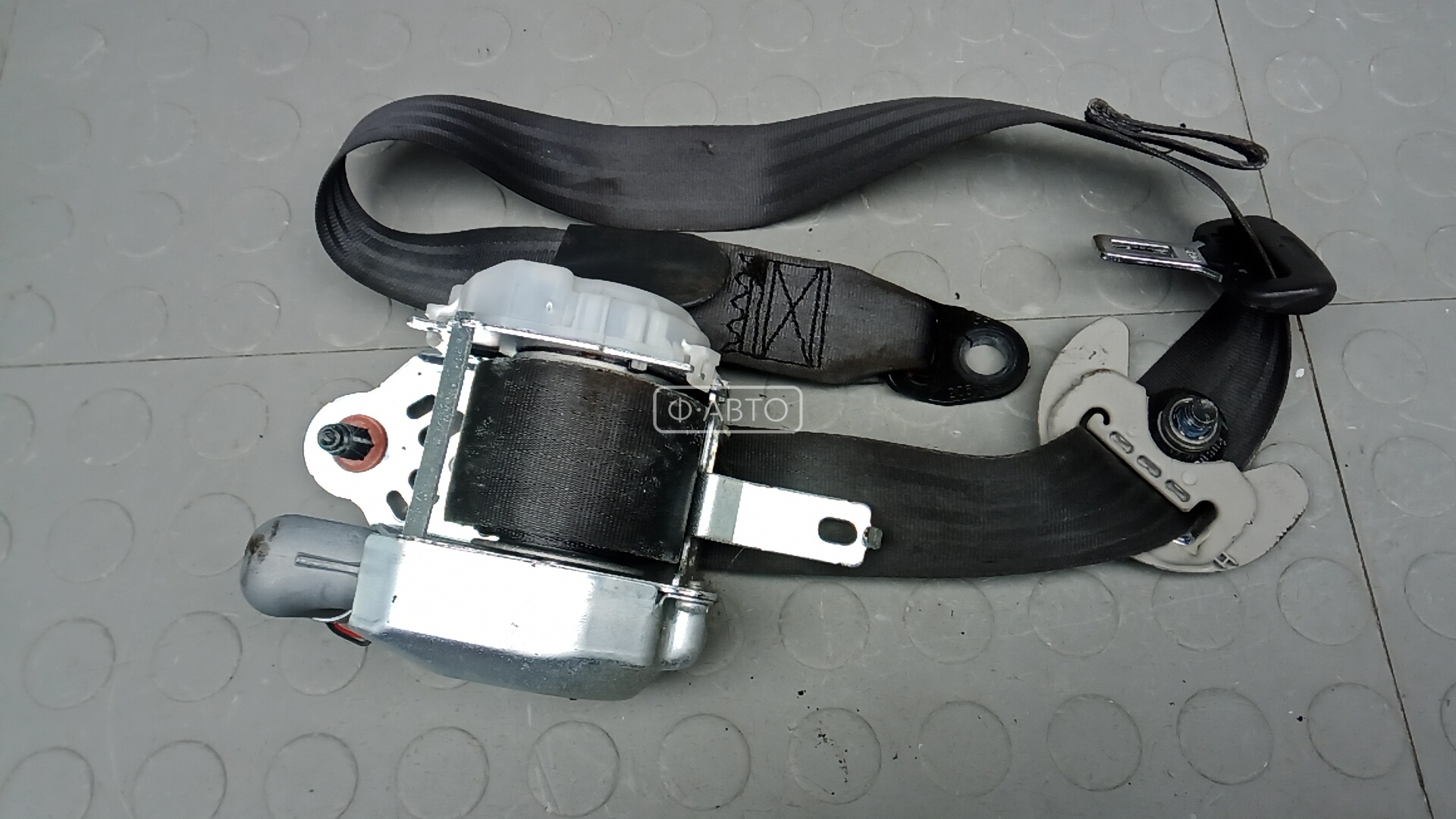 Ремень безопасности с пиропатроном сиденья переднего