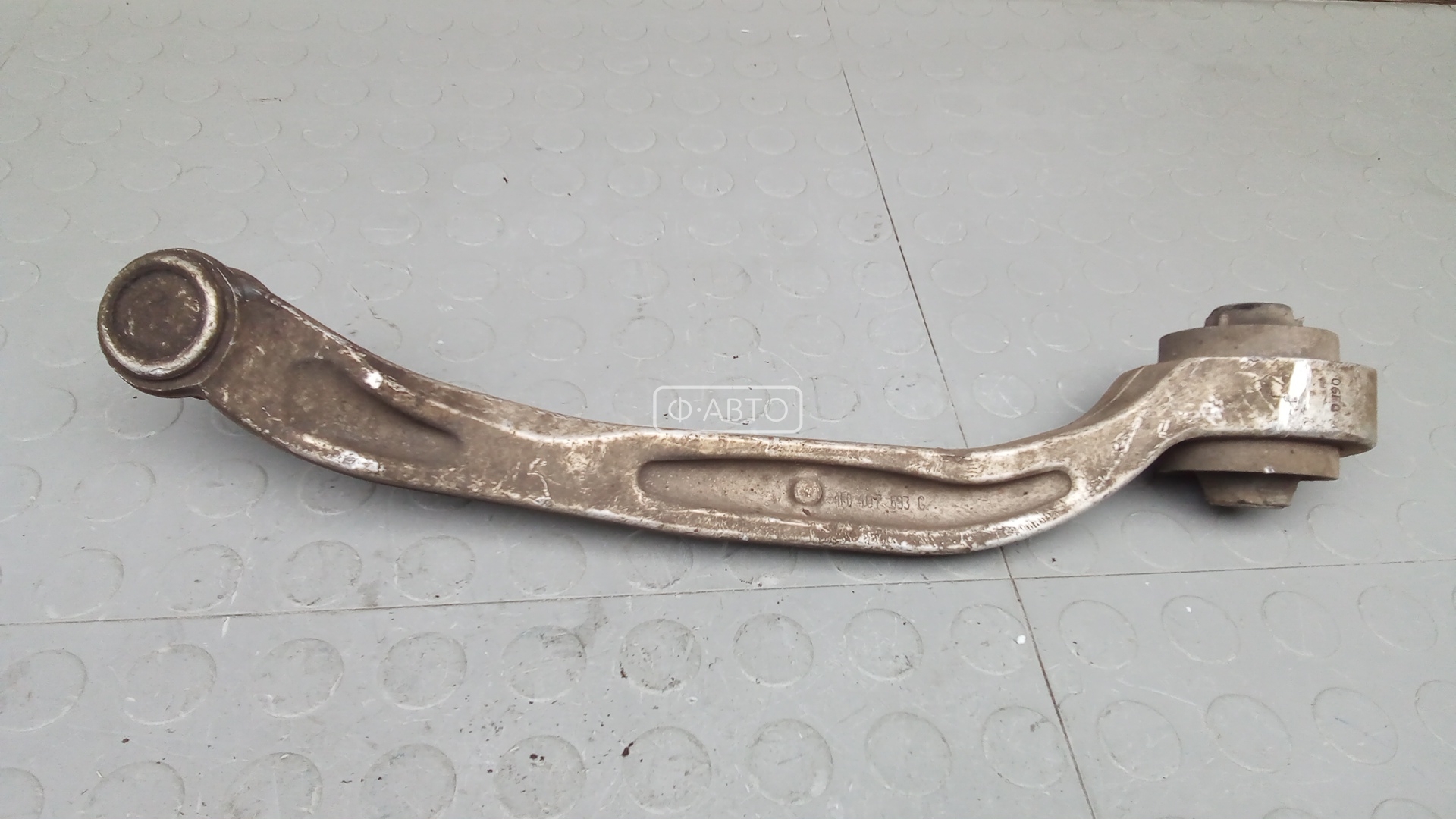 Рычаг передний нижний левый