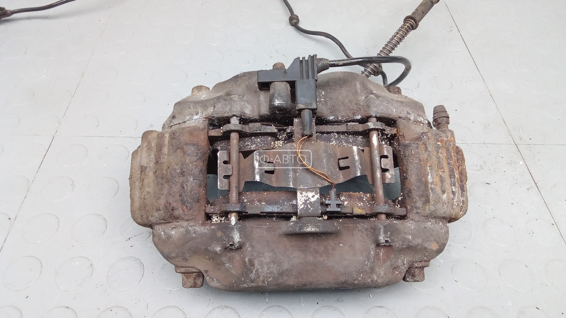 Суппорт тормозной передний правый