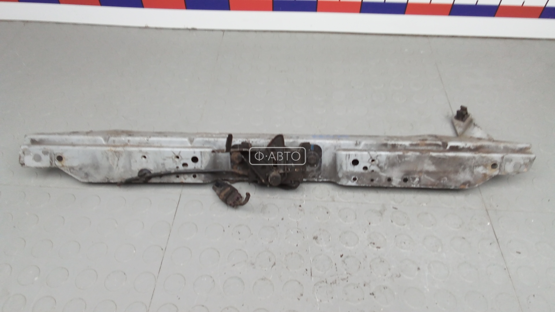 Рамка капота