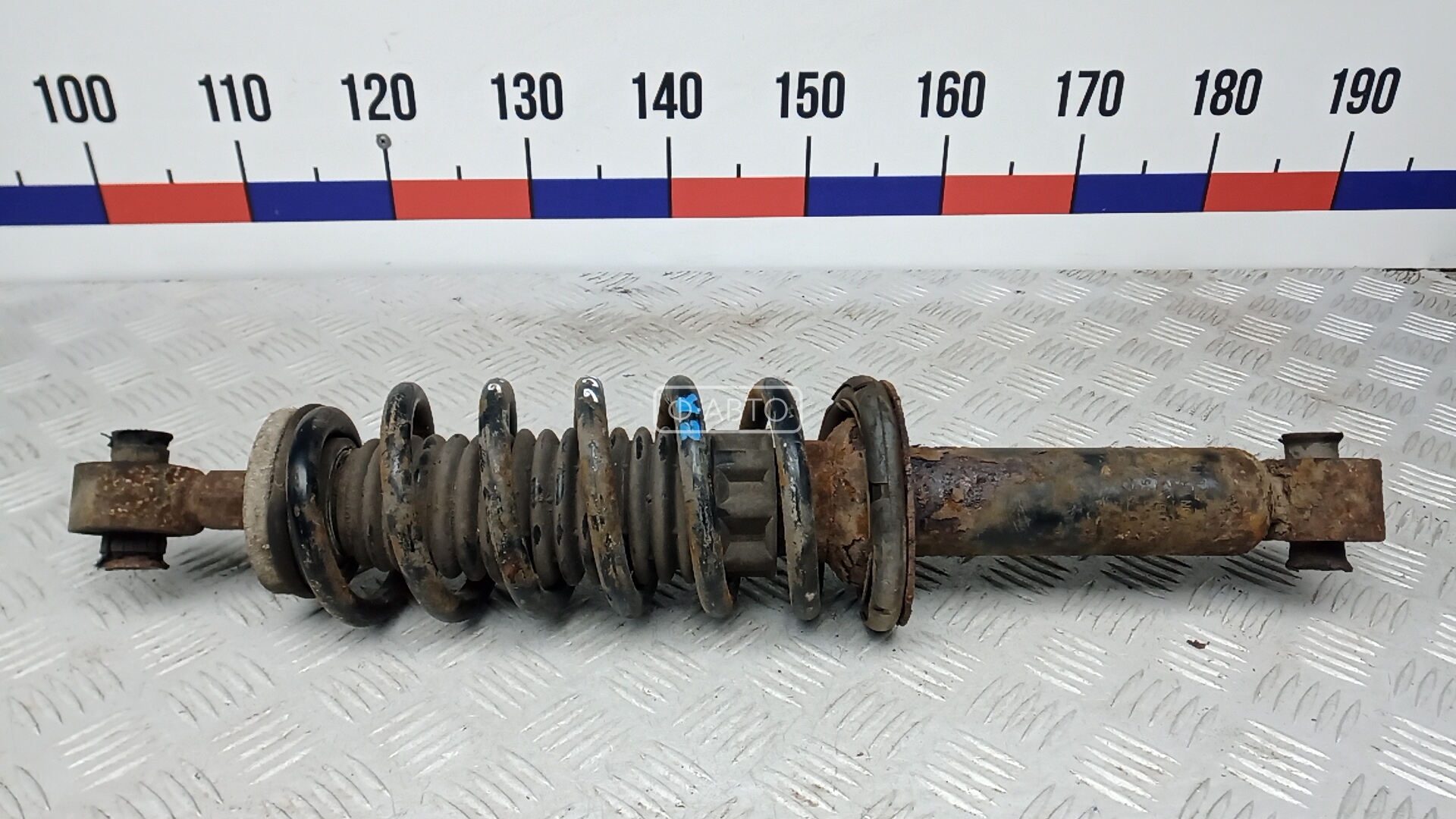 Стойка задняя правая