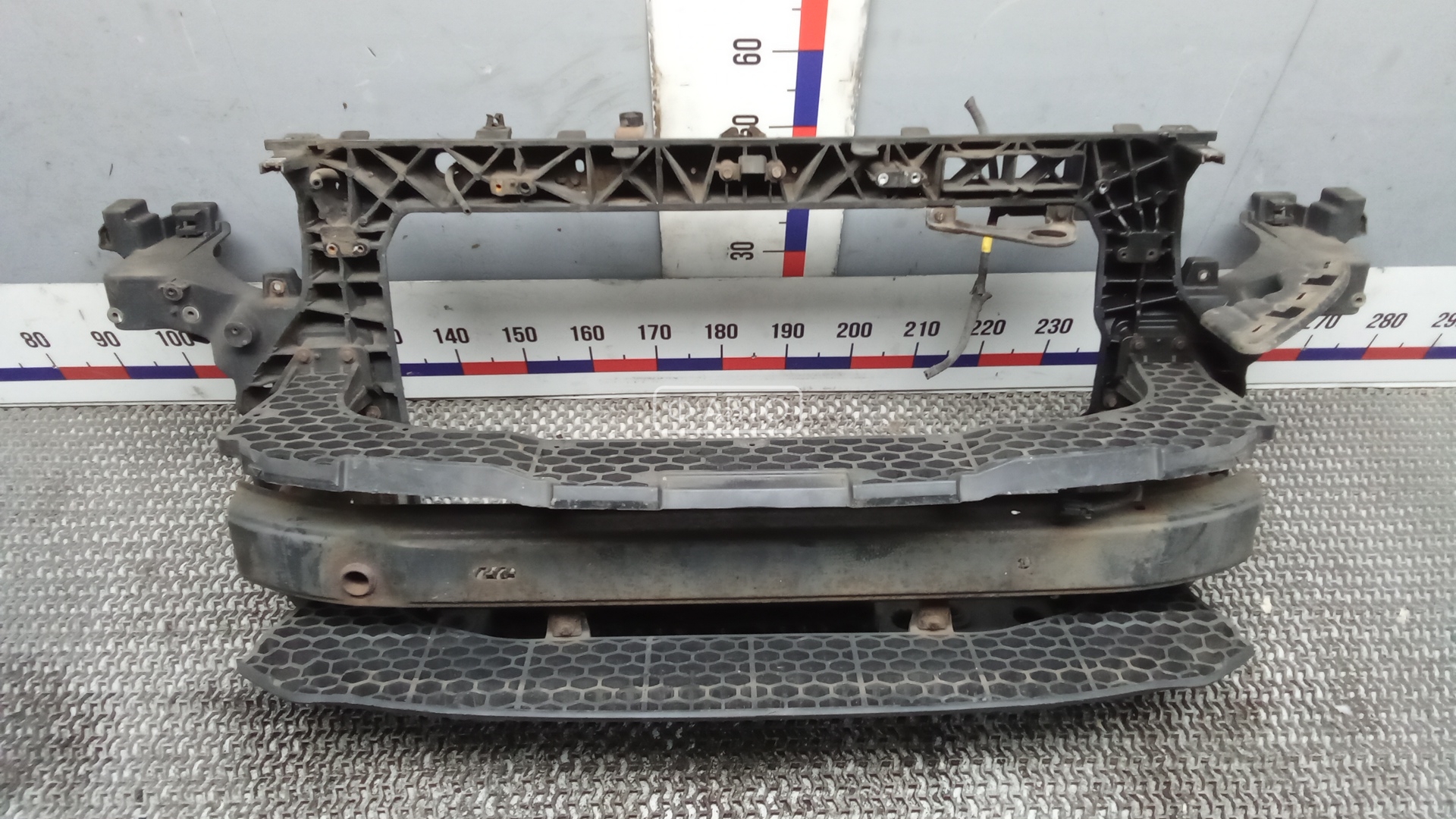 Передняя панель крепления облицовки (телевизор)