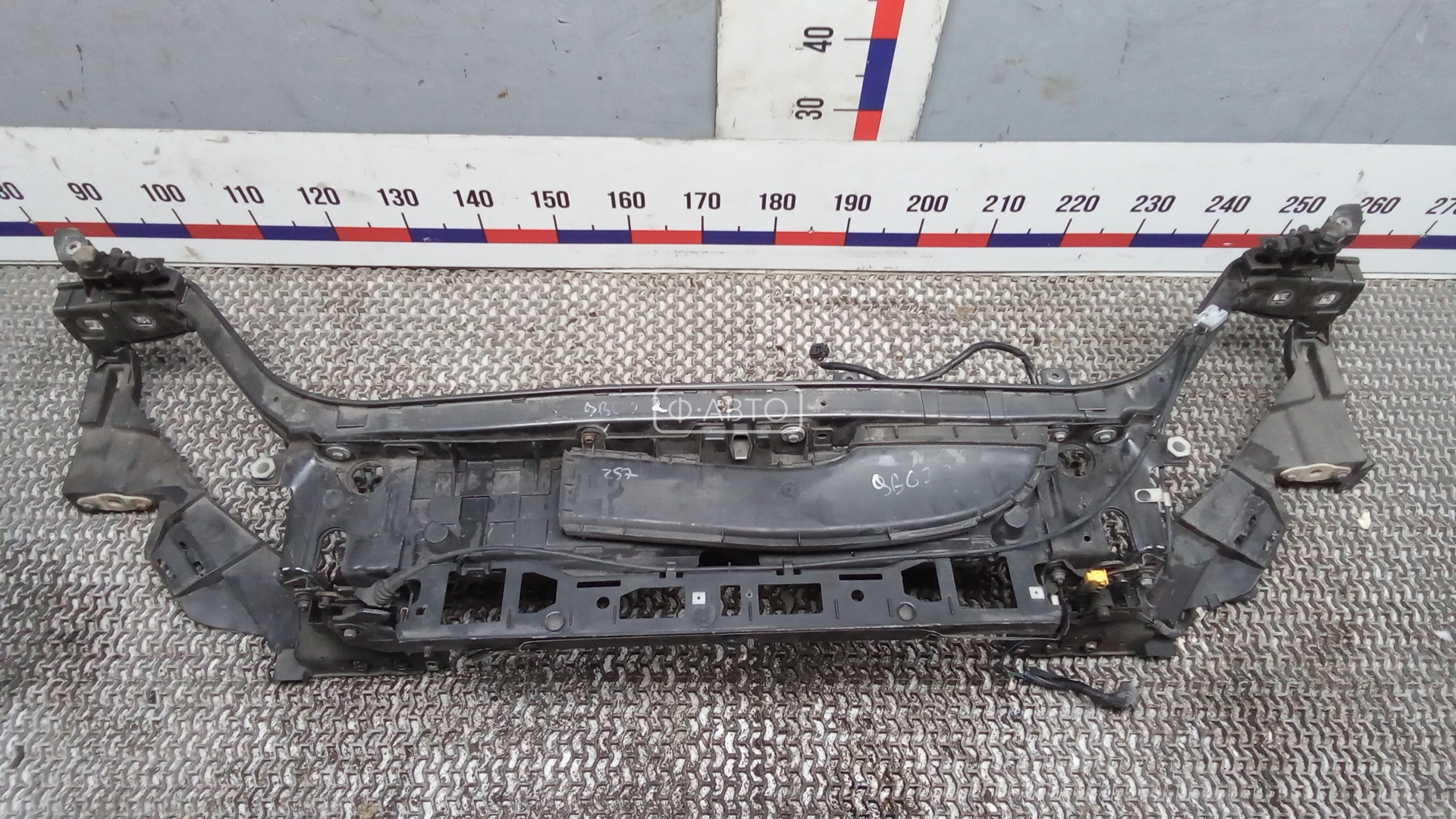 Передняя панель крепления облицовки (телевизор)