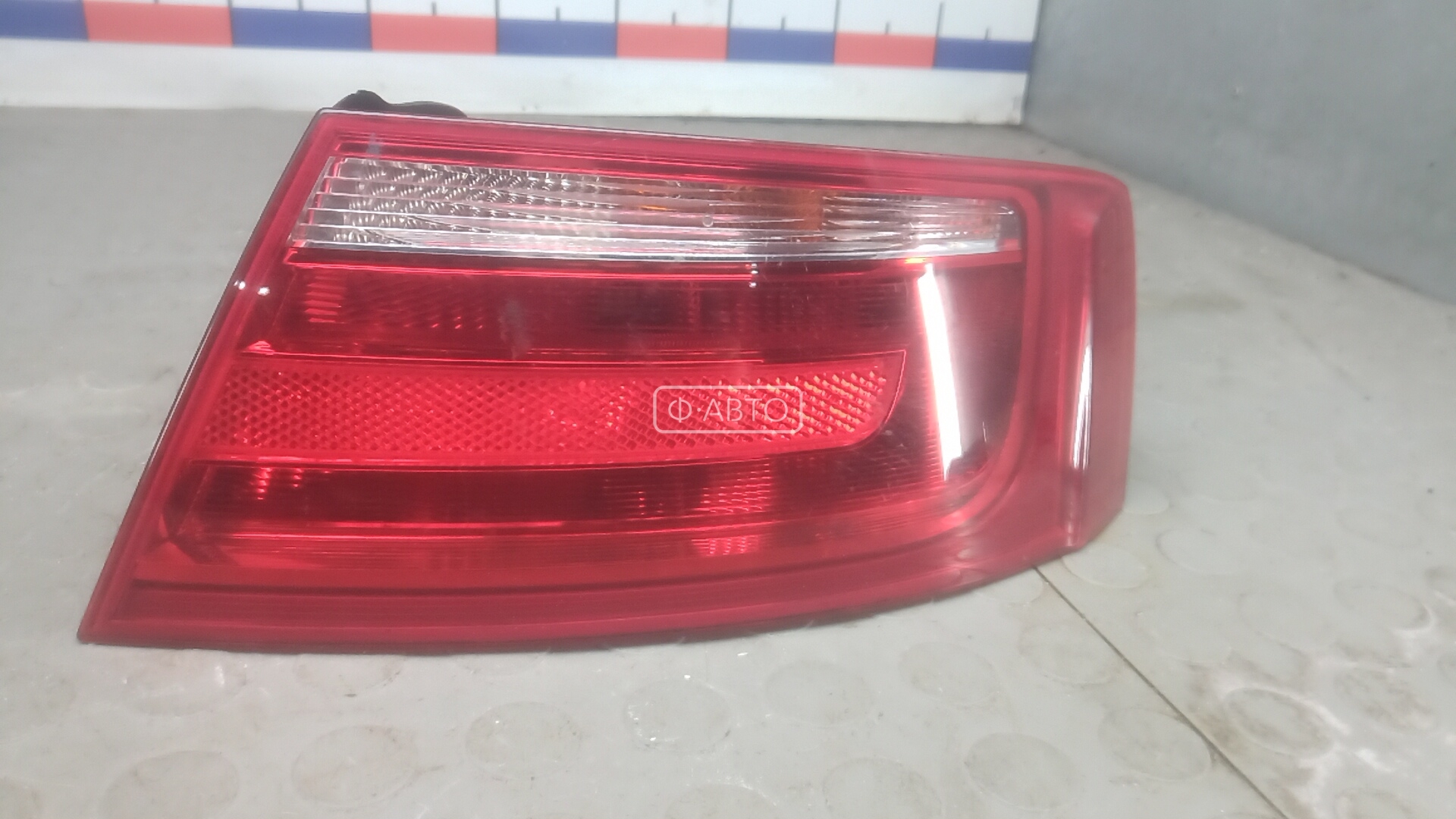 Фонарь задний правый