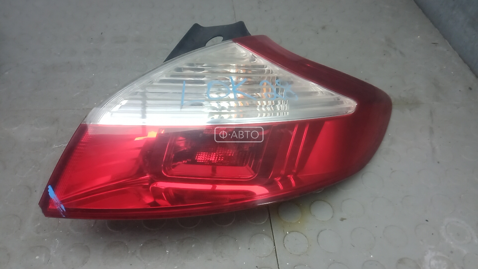 Фонарь задний правый