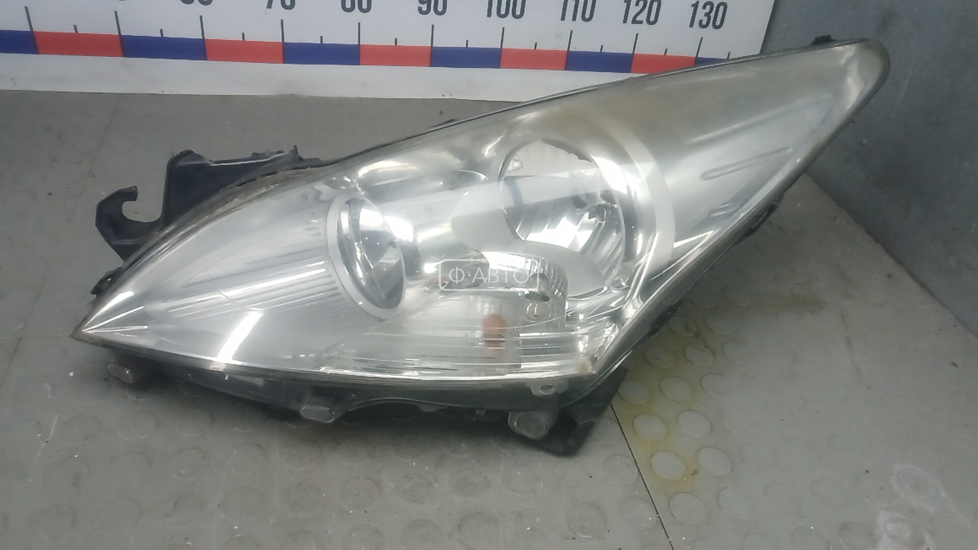 Фара левая