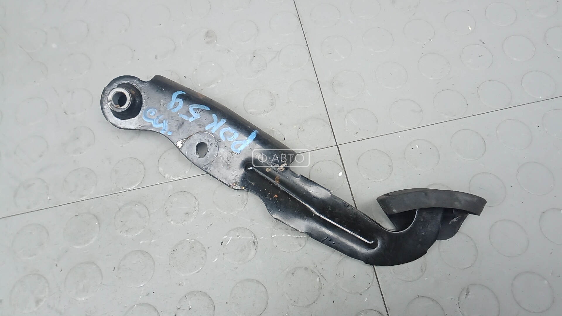 Педаль сцепления