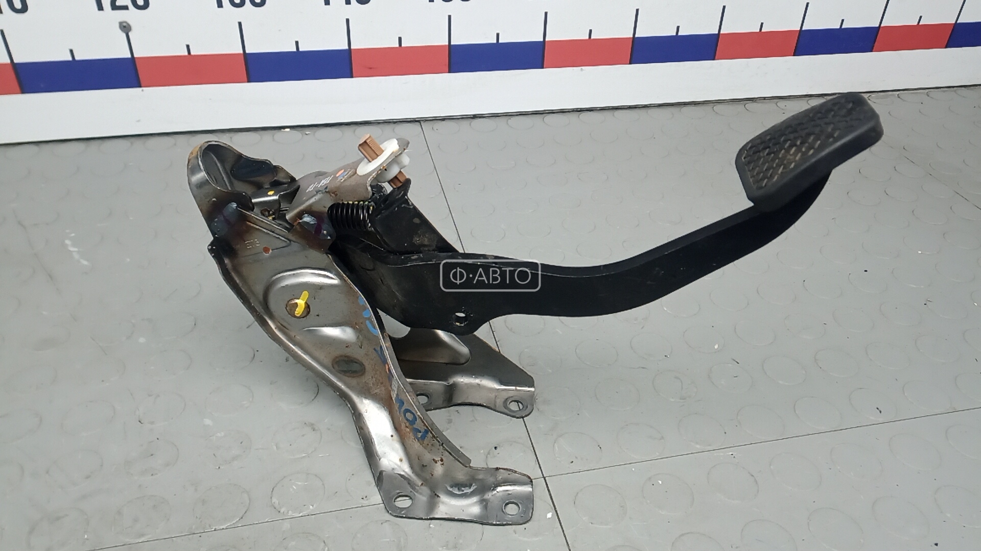 Педаль сцепления