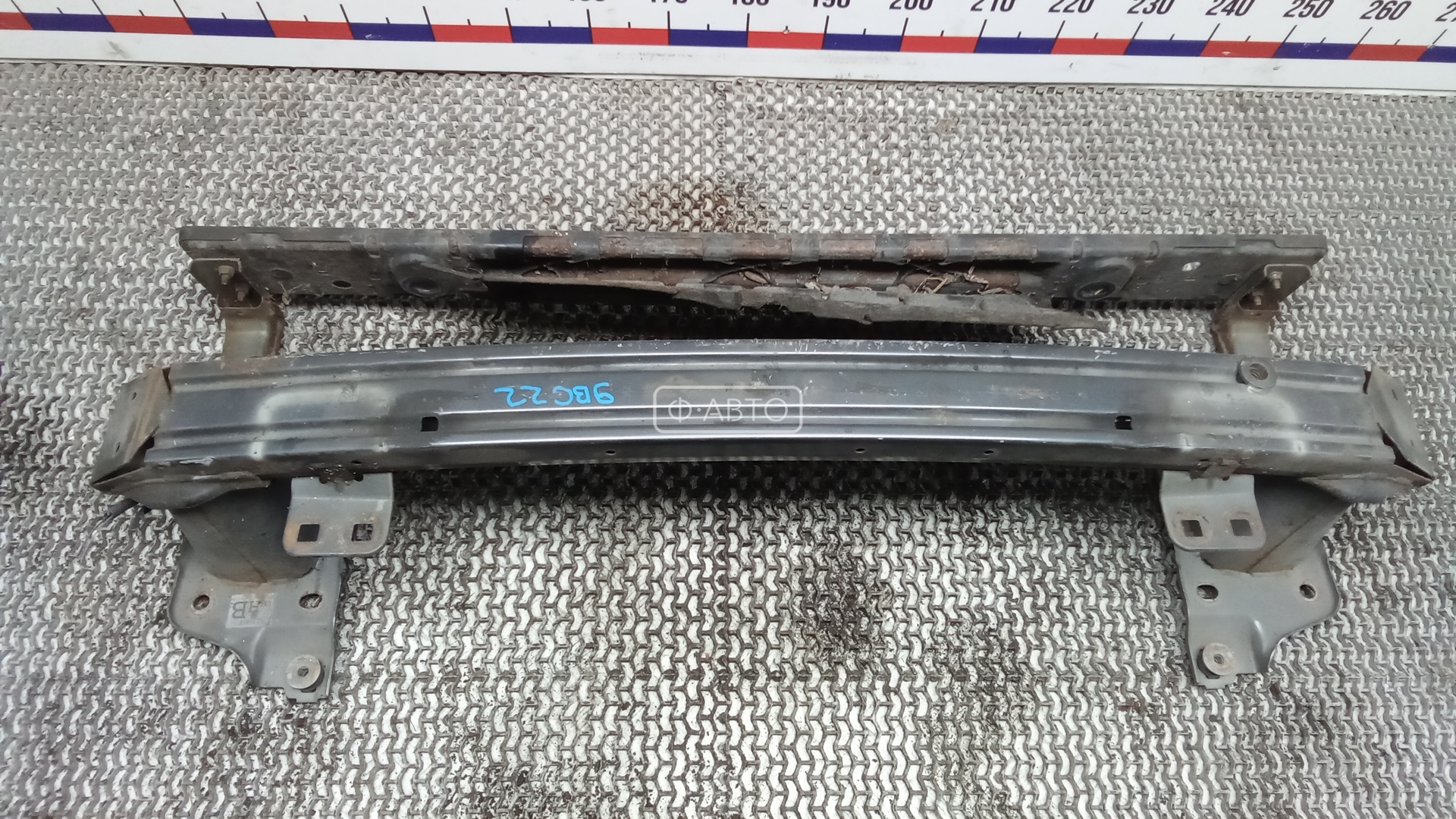 Усилитель бампера передний (кронштейн)