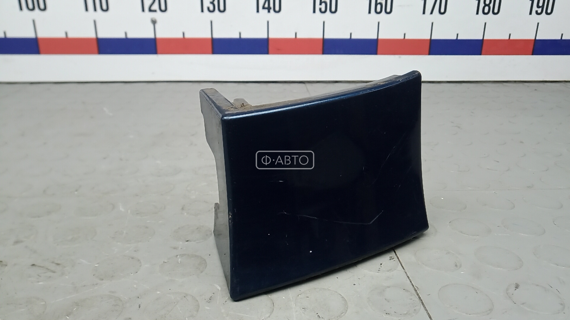 Ус под фонарь правый