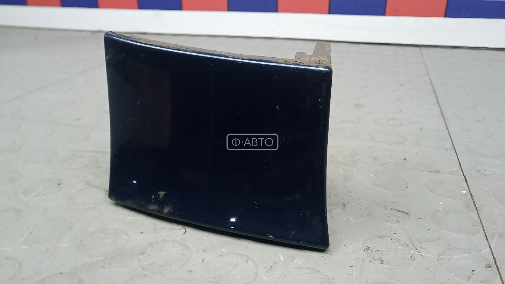 Ус под фонарь левый