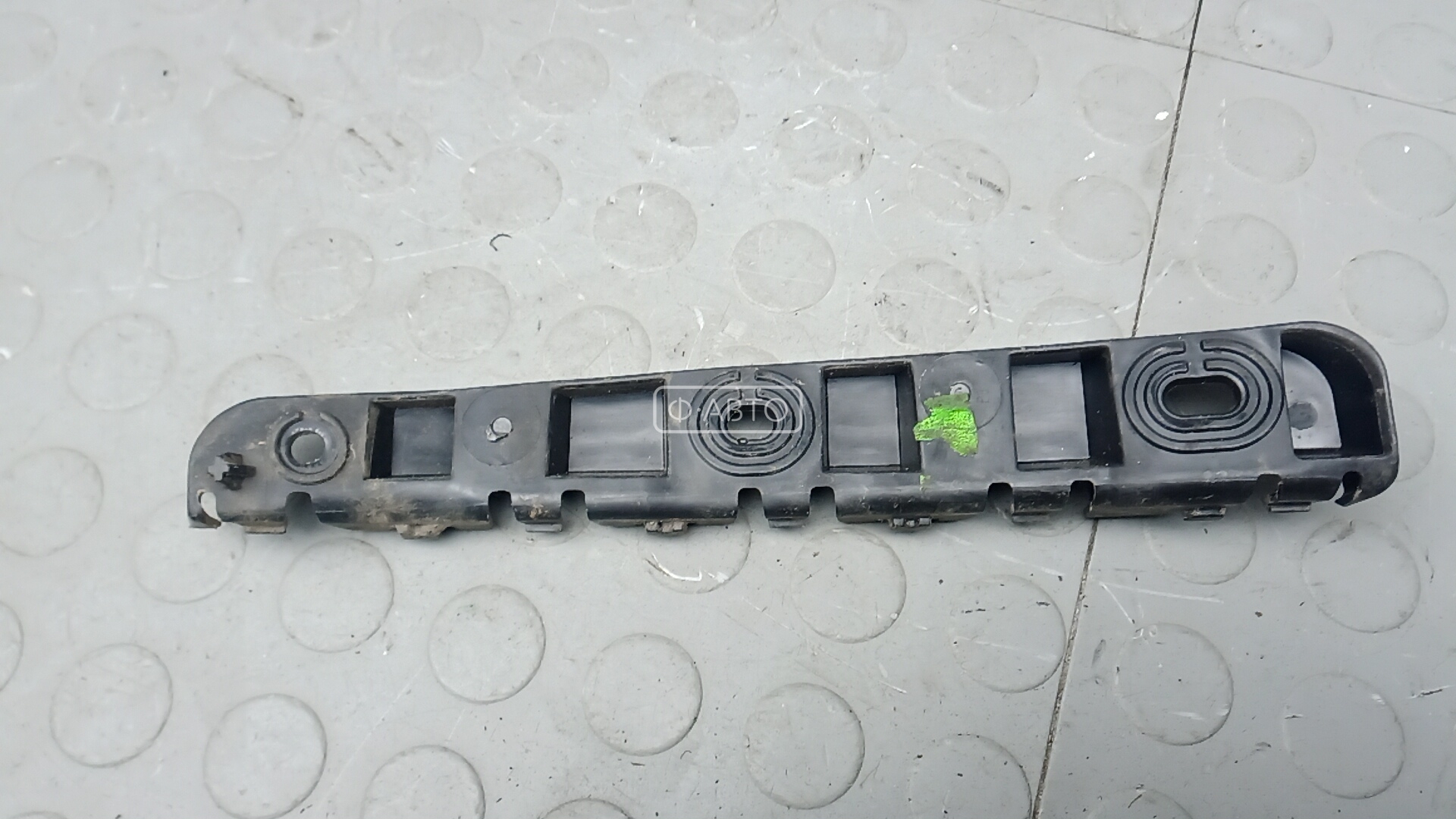 Крепление бампера заднее