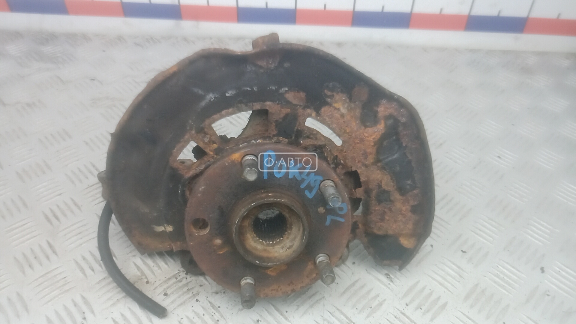 Ступица передняя левая