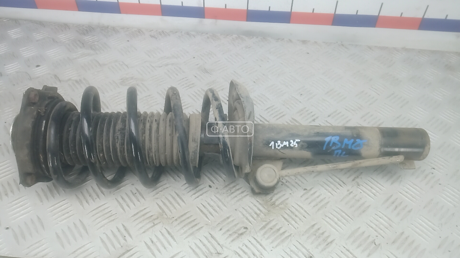 Стойка передняя левая