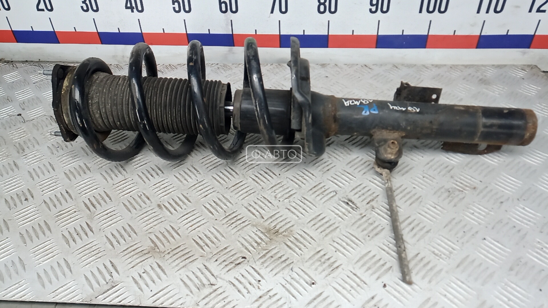 Стойка передняя правая