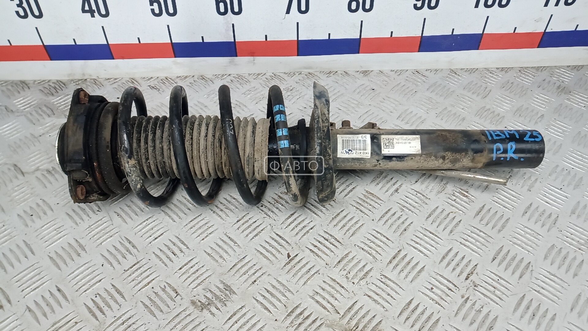 Стойка передняя правая