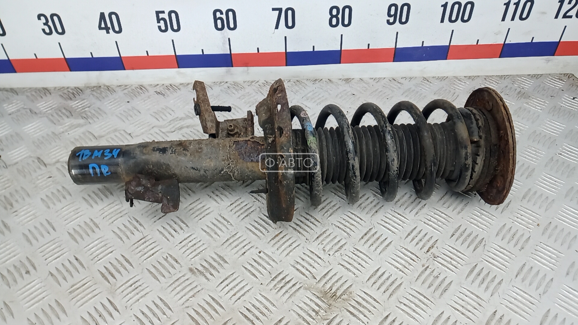 Стойка передняя правая