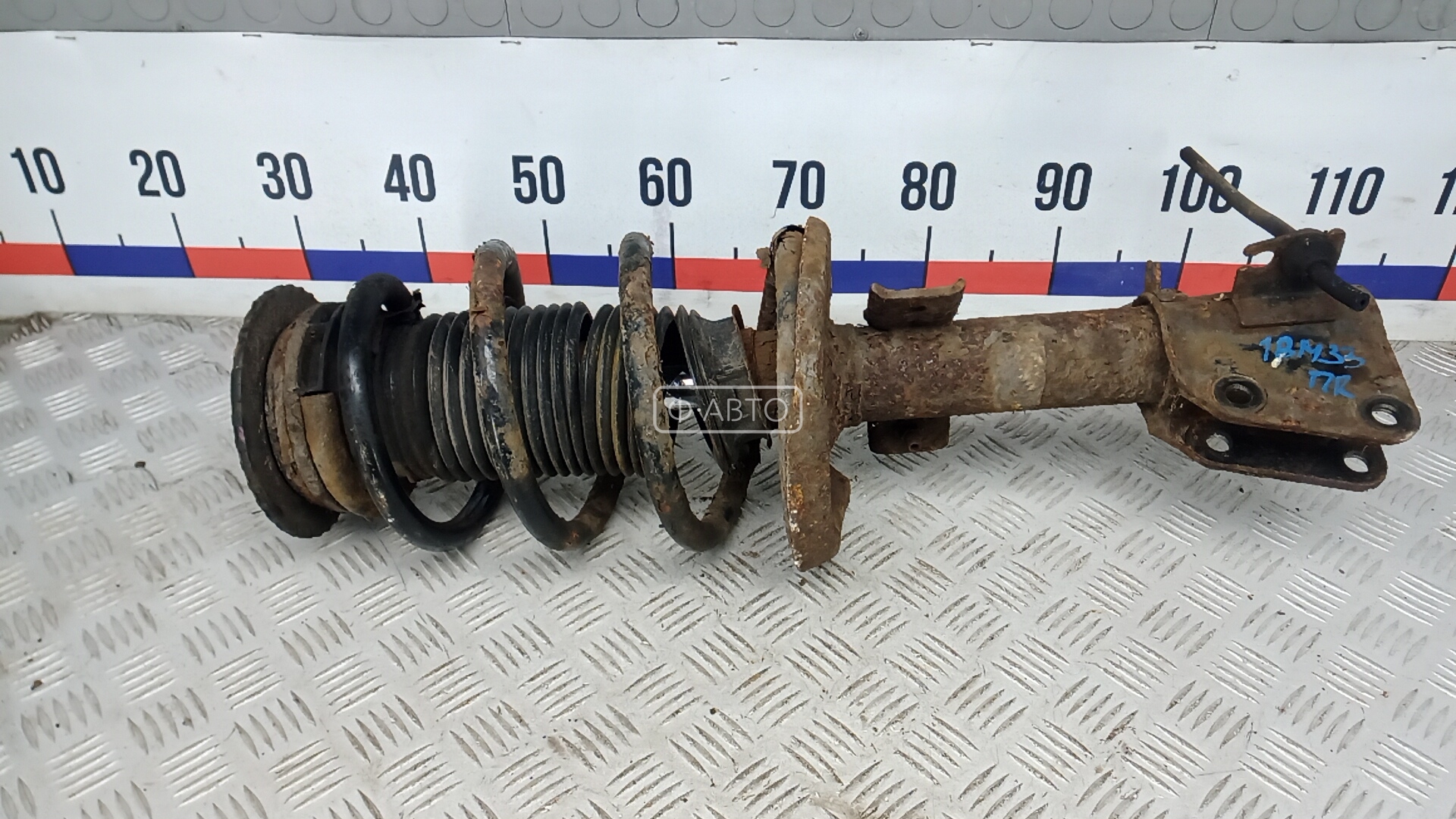 Стойка передняя правая