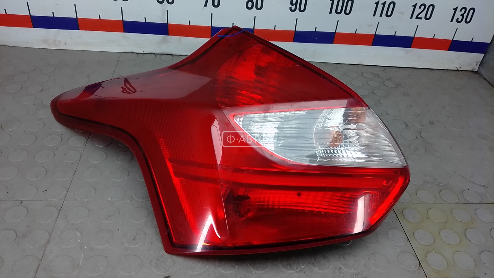 Фонарь задний левый