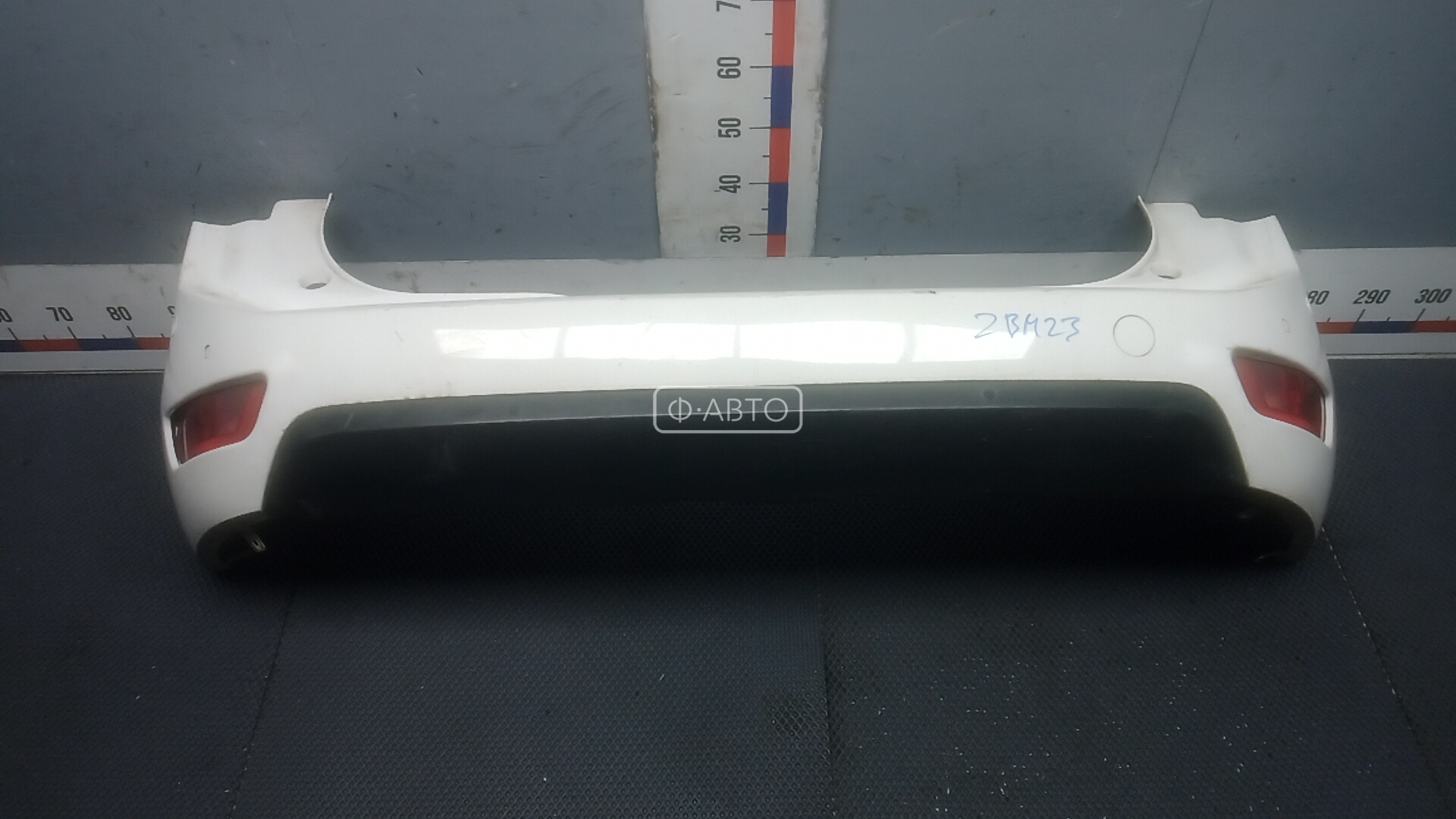 Бампер задний