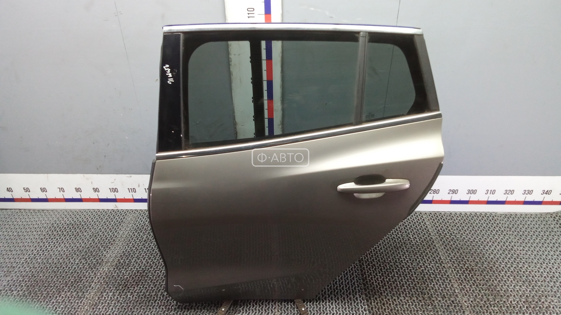 Дверь задняя левая