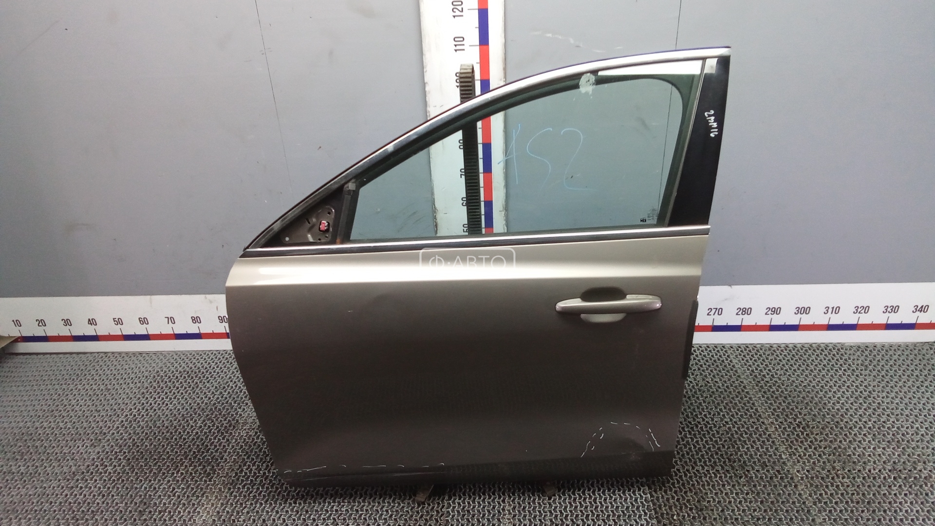 Дверь передняя левая