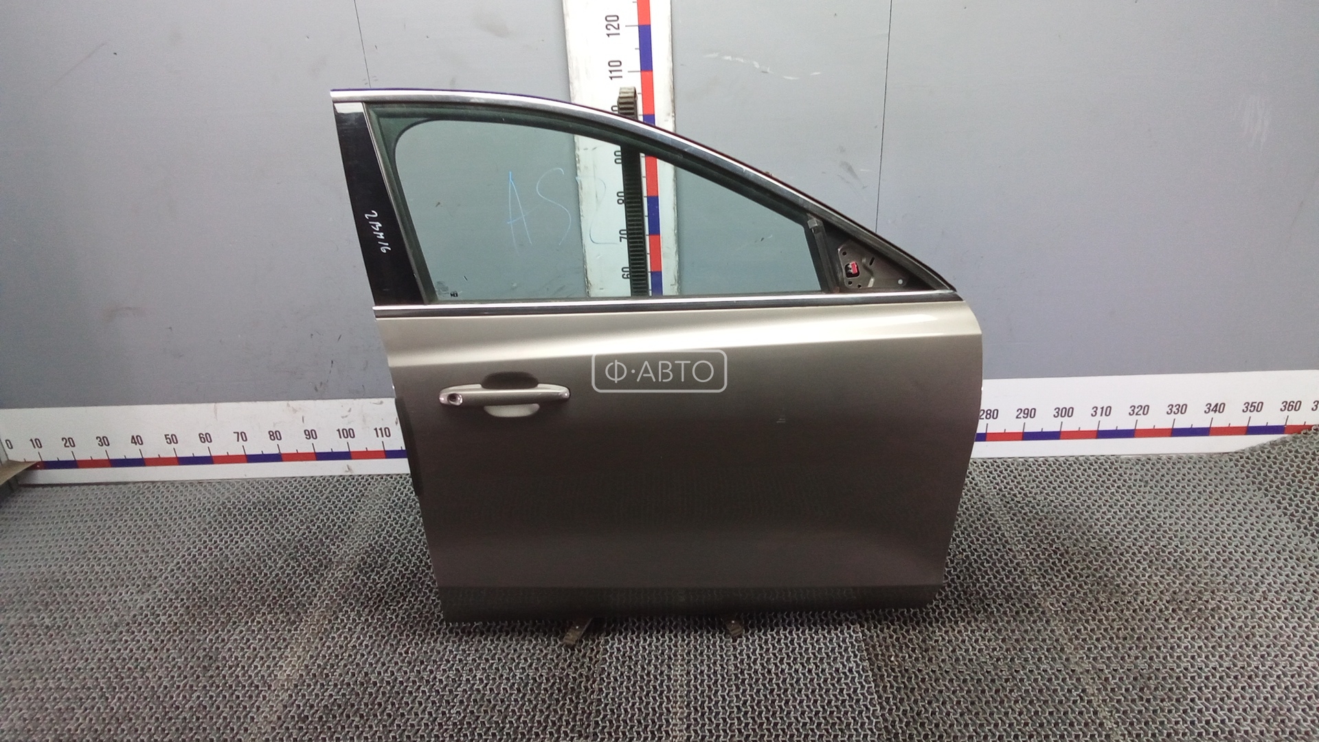 Дверь передняя правая