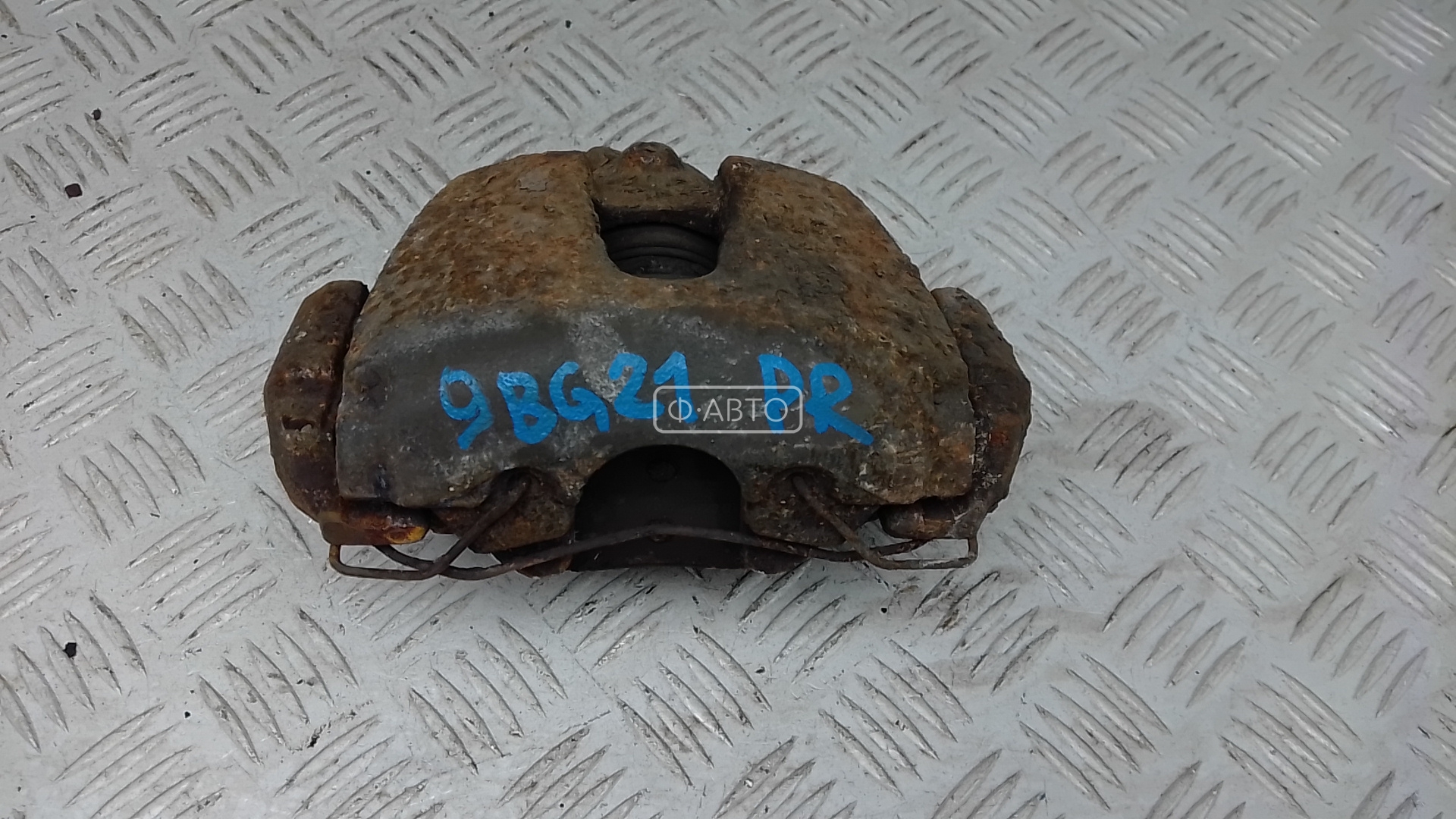 Суппорт тормозной передний правый