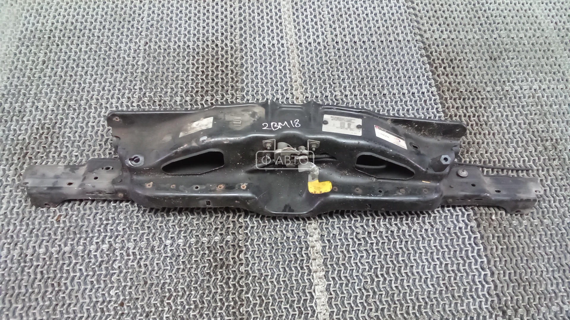 Рамка капота