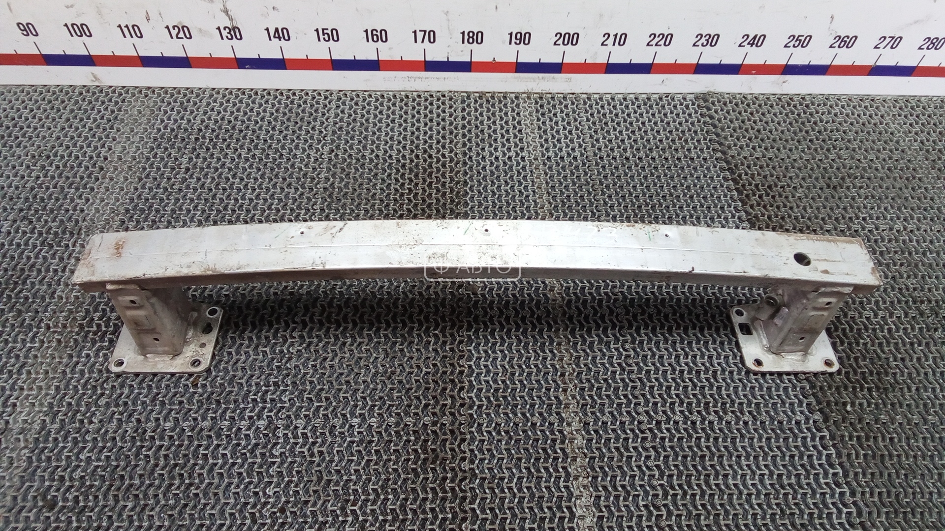 Усилитель бампера передний (кронштейн)