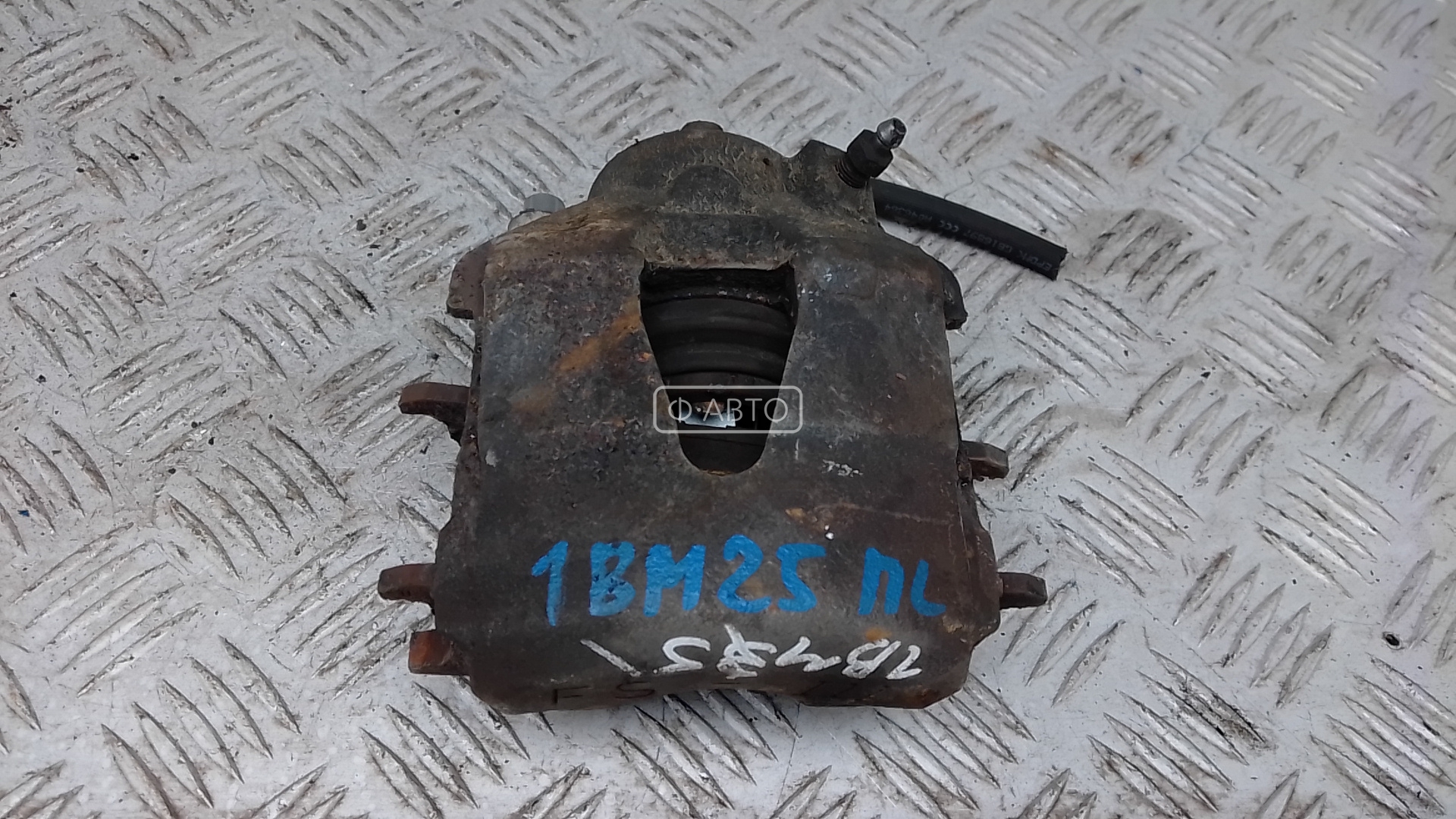 Суппорт тормозной передний левый