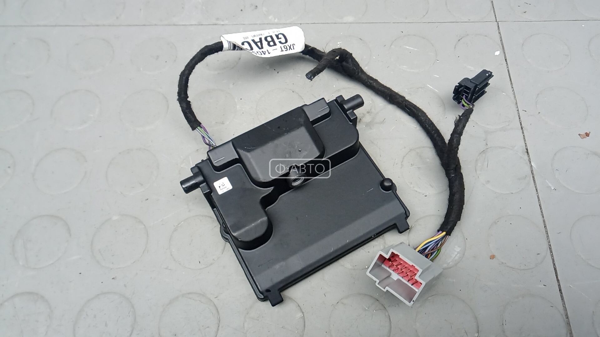 Камера переднего вида