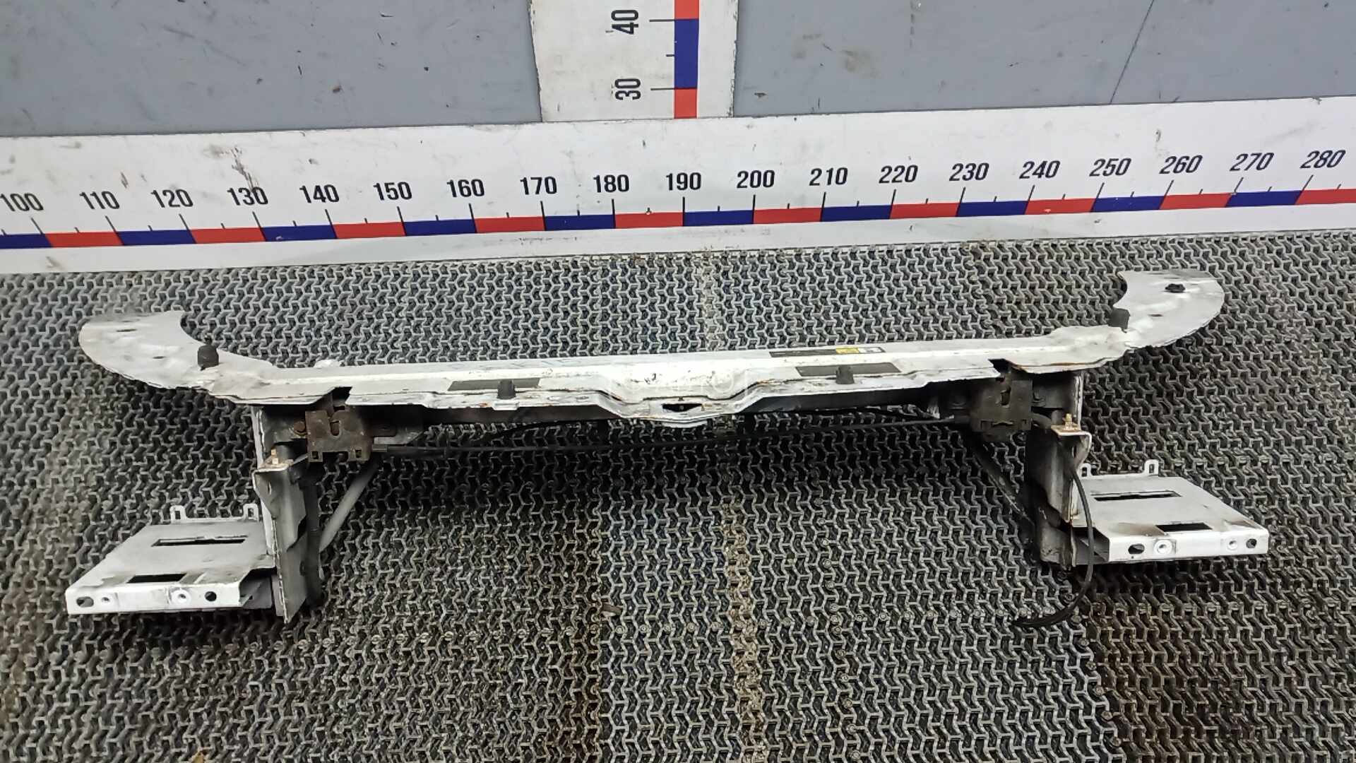 Передняя панель крепления облицовки (телевизор) LAND ROVER EVOQUE 1