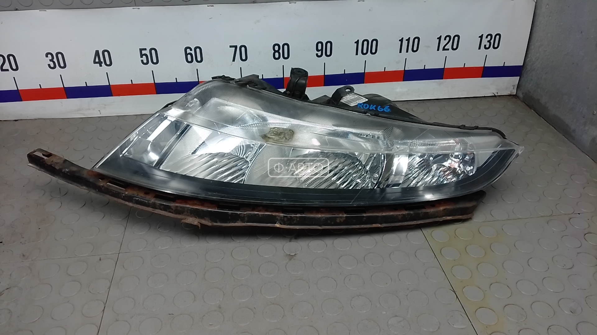 Фара левая