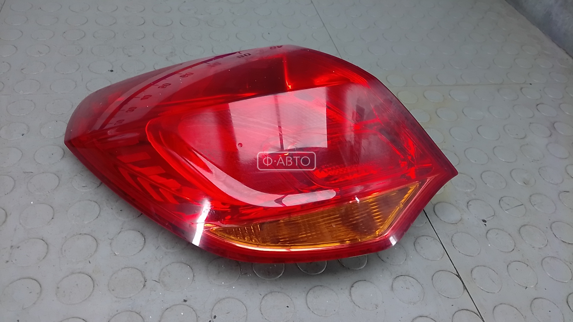 Фонарь задний левый