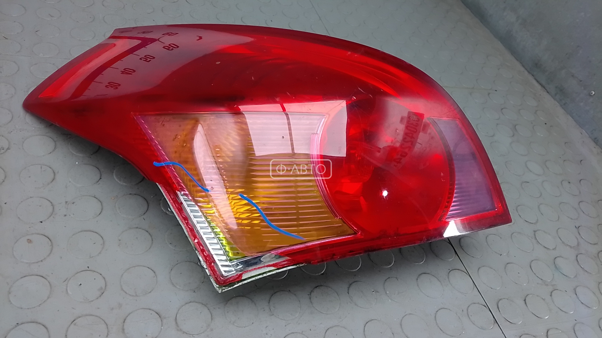 Фонарь задний левый