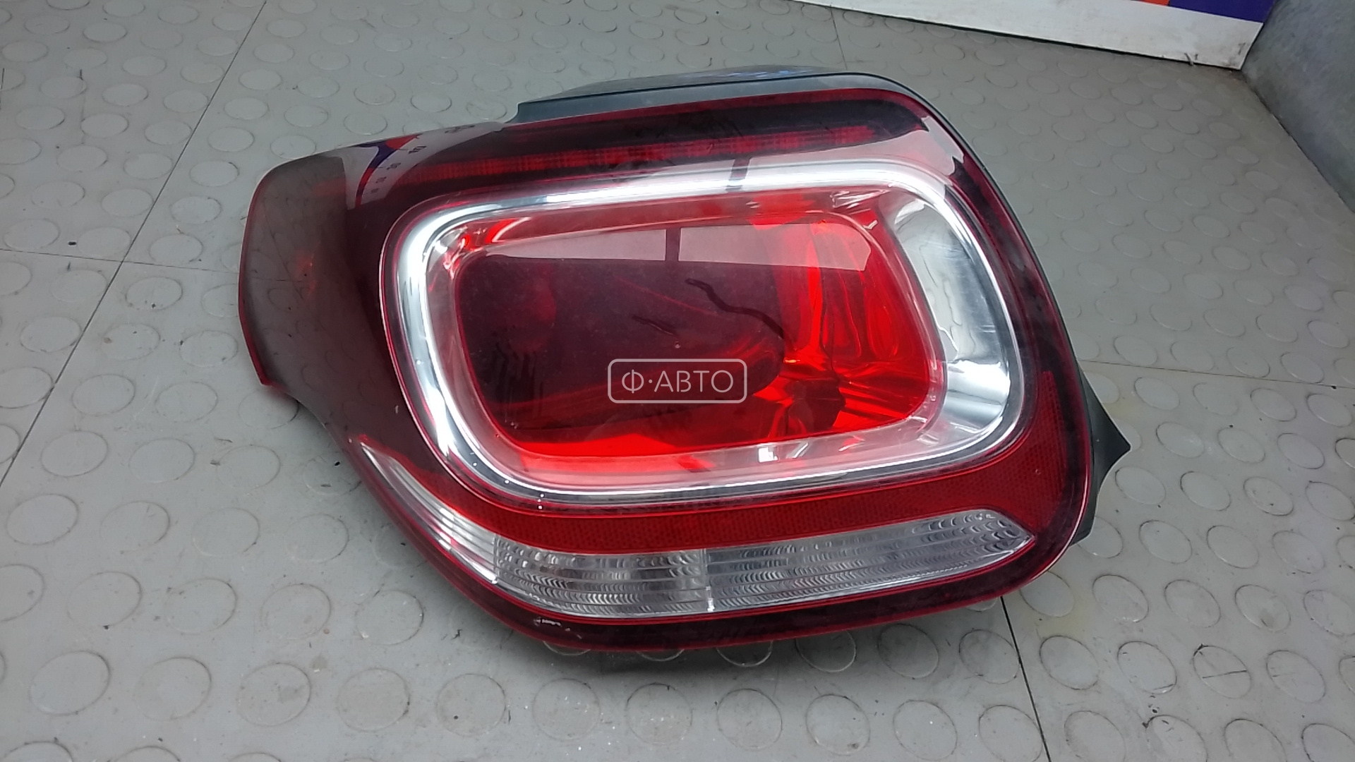 Фонарь задний левый