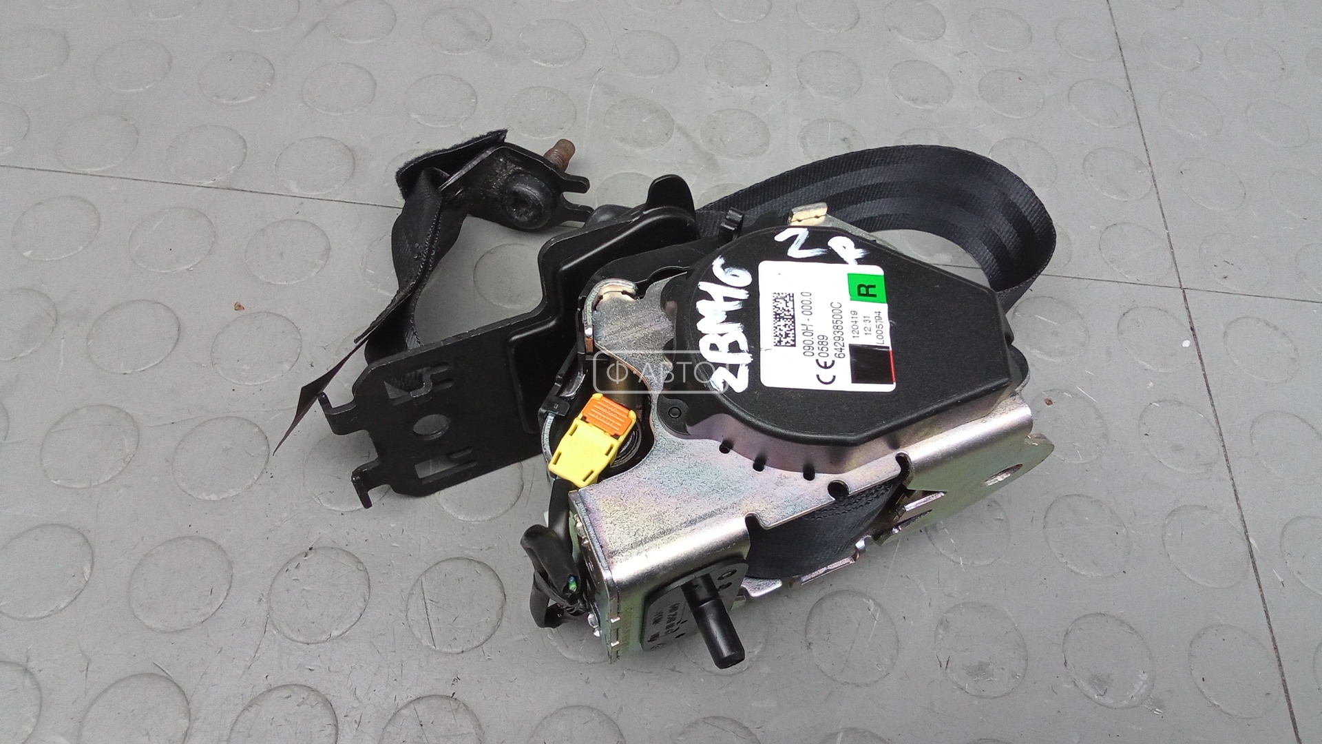 Ремень безопасности с пиропатроном сиденья заднего