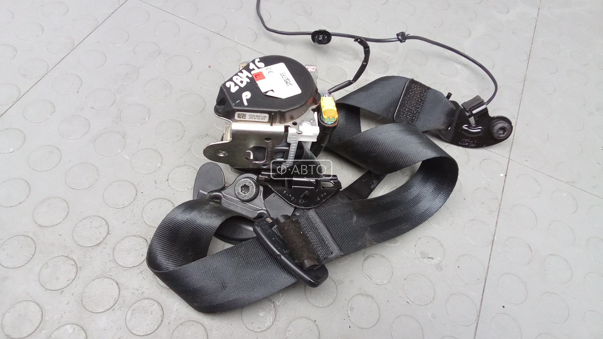 Ремень безопасности с пиропатроном сиденья переднего