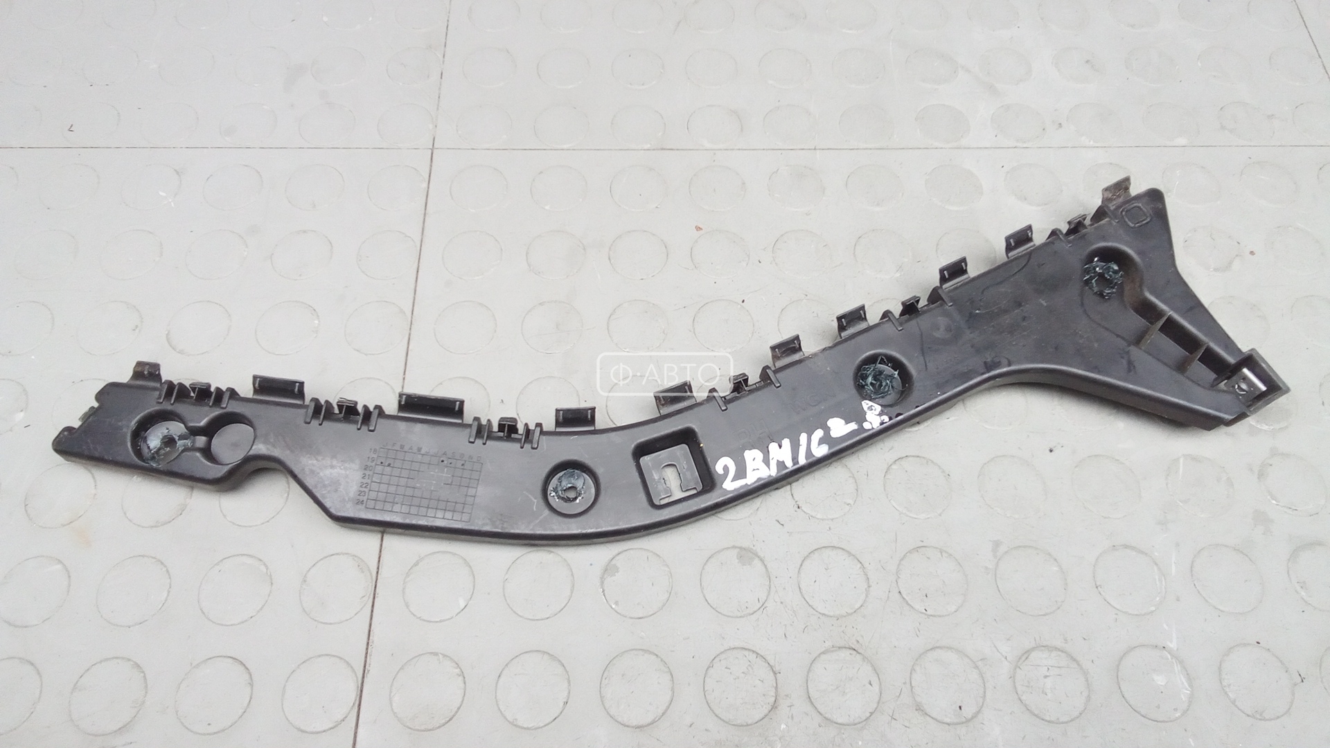 Крепление бампера заднее