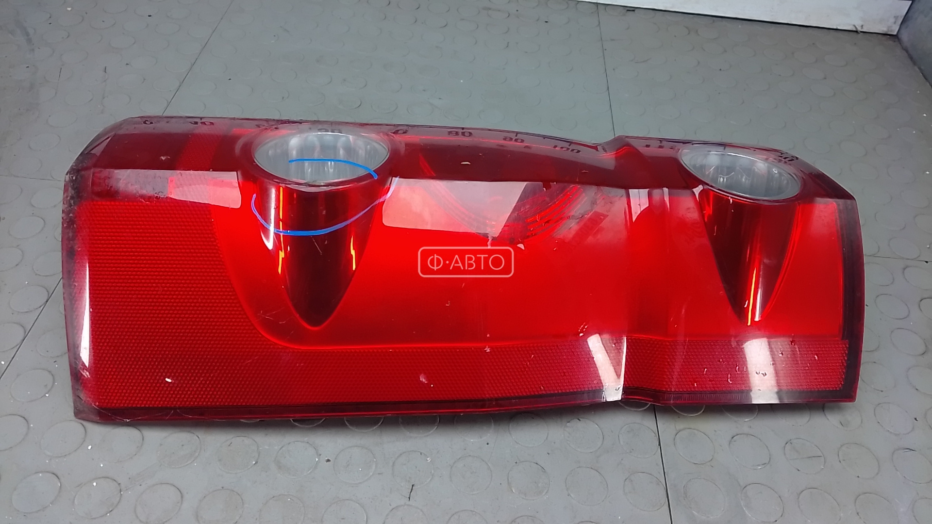 Фонарь задний правый