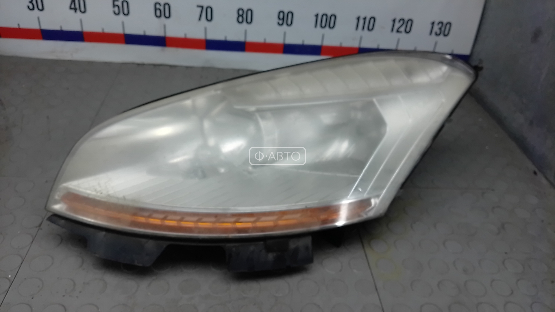 Фара левая