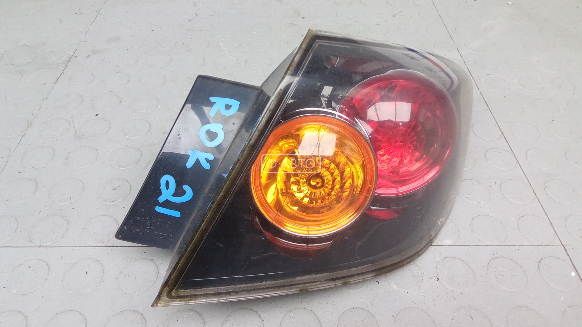 Фонарь задний правый