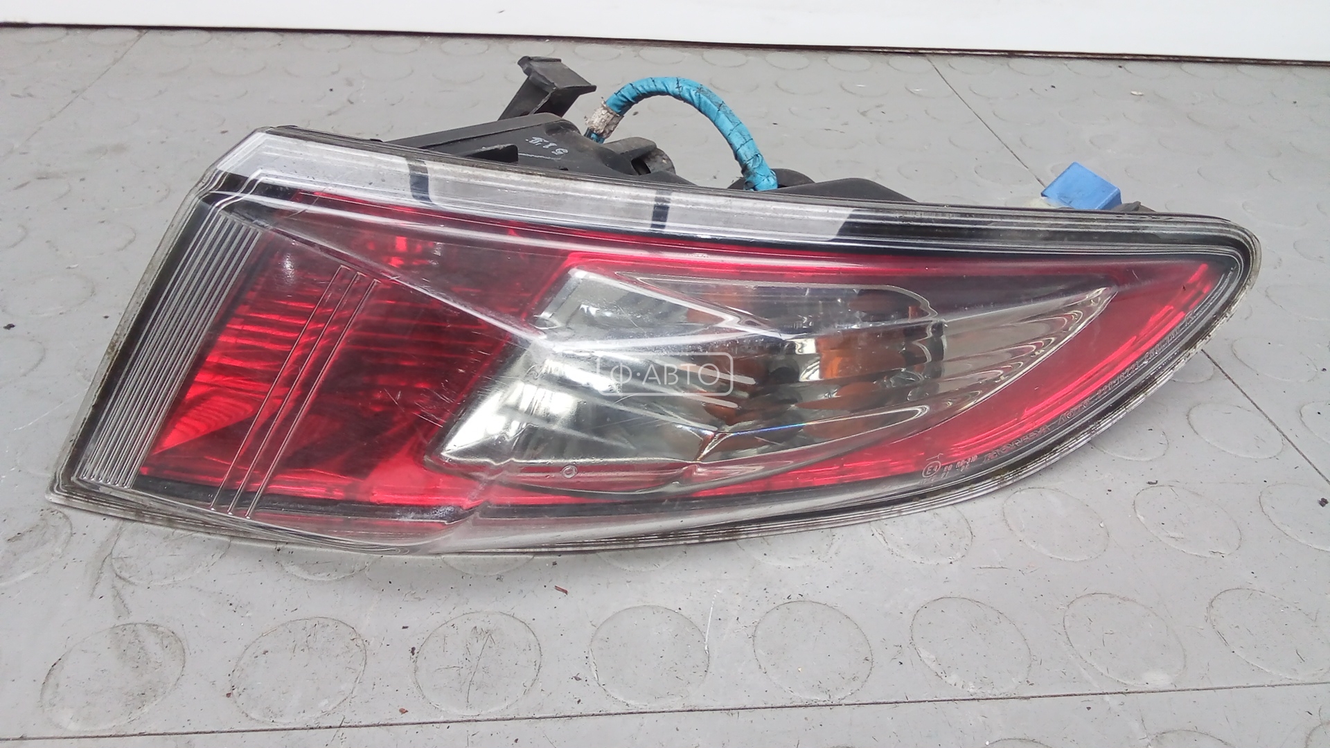 Фонарь задний правый